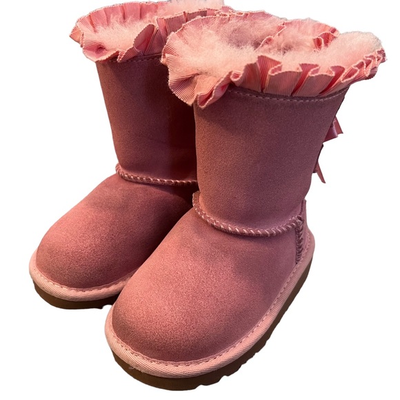 Kids Ugg Bailey Bow Light Pink Boots - Picture 8 of 16
